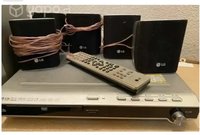 Sistema de cine en casa LG con DVD y parlantes