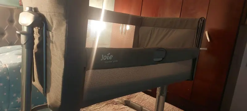 Cuna colecho Joie gris como nuevo - 3