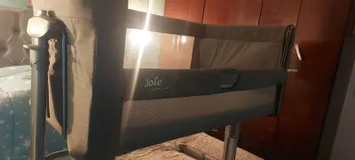 Cuna colecho Joie gris como nuevo - miniatura 3