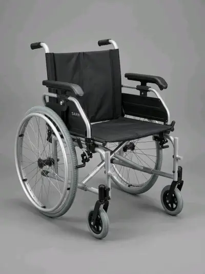 Silla de Ruedas Plegable SARM en Buen Estado - miniatura 1