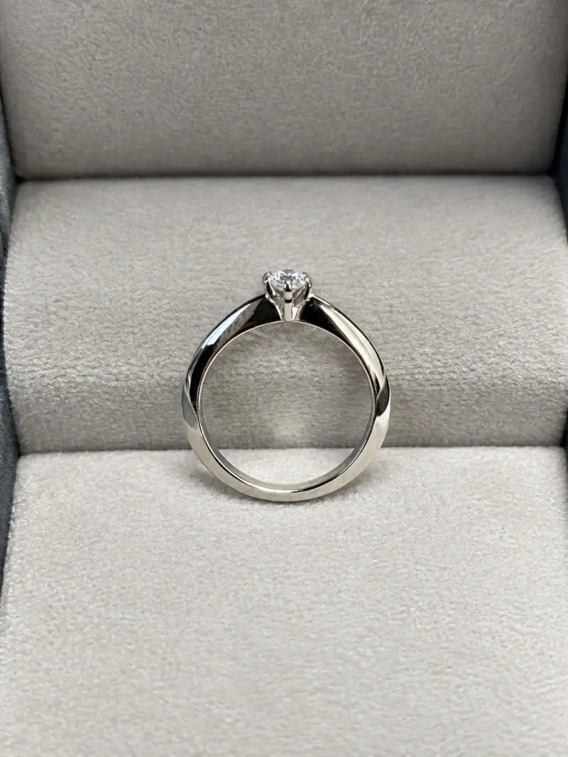 Anillo Helmlinger 18K con diamante natural - 1