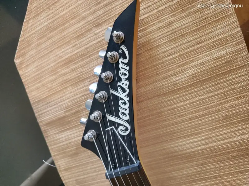 Guitarra eléctrica Jackson JS11 - 3