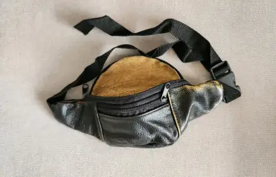 Riñonera / banano de cuero negra - miniatura 2