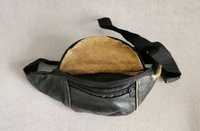 Riñonera / banano de cuero negra - miniatura 3