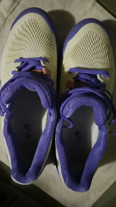 Zapatillas deportivas Asics sin uso!!! - miniatura 5