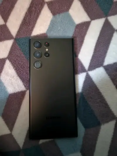 Samsung Galaxy S22 Ultra en buen estado - miniatura 1
