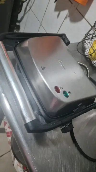 Sandwichera Grill Oster Acero Inoxidable - miniatura 2