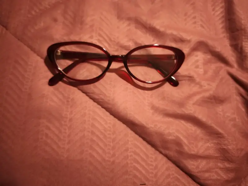 Lentes marco rojo estilo cat eye - 2