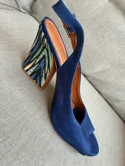 Sandalias de tacón azul con diseño Beneducci - miniatura 2