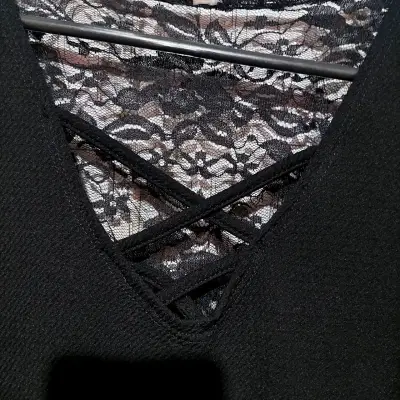 Vestido negro con encaje y manga corta 2XL - miniatura 2