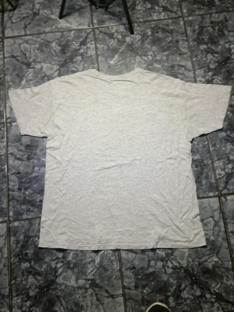 Polera Ecko Unltd gris con logo estampado - 2