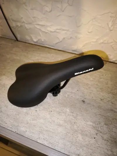 Asiento de bicicleta Bianchi negro cómodo - miniatura 2