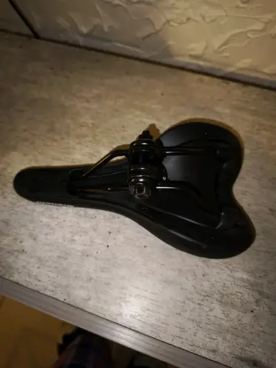 Asiento de bicicleta Bianchi negro cómodo - miniatura 3