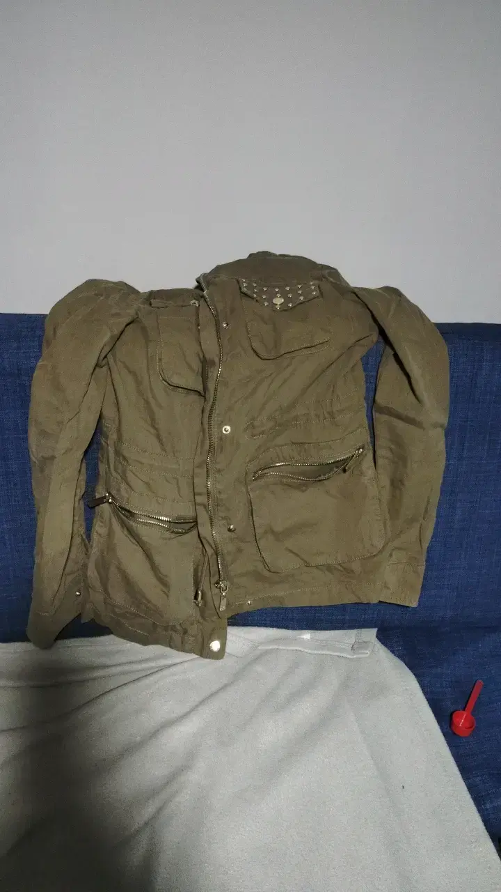 Chaqueta verde militar con tachas - 1