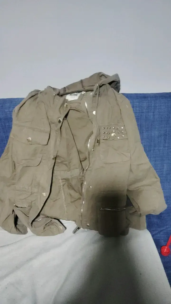 Chaqueta verde militar con tachas - 2
