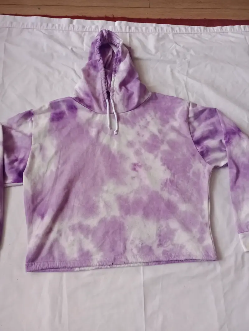 Polerón con capucha tie-dye morado - 2