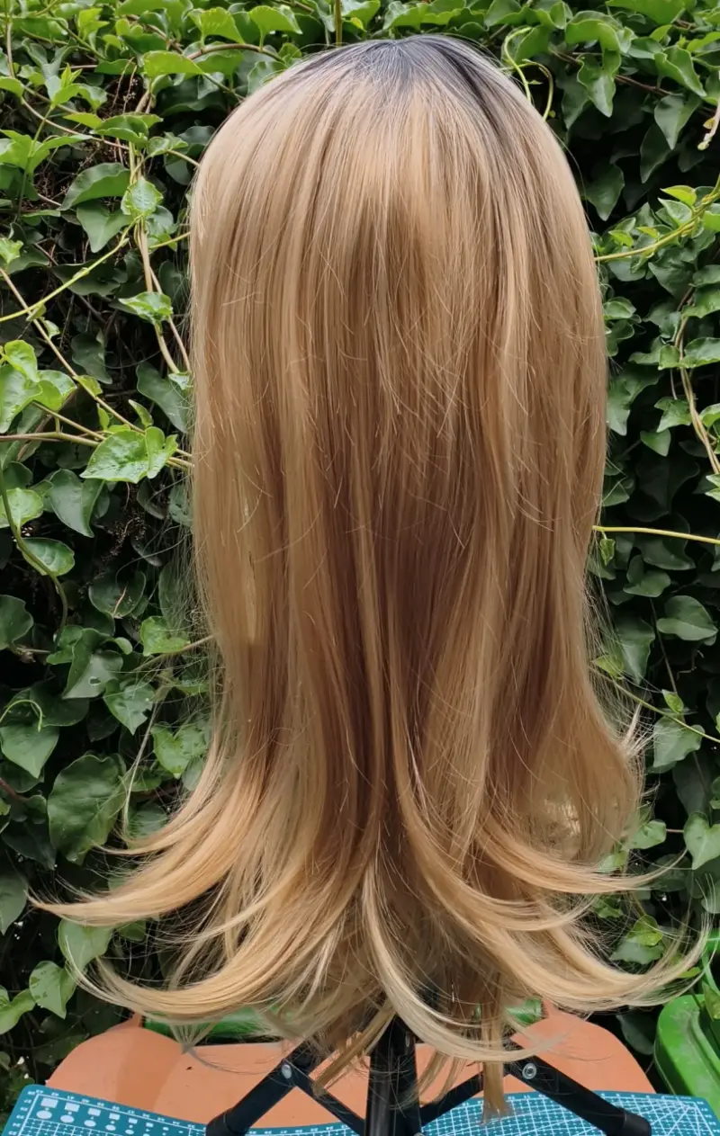Peluca rubia larga con raiz - 2