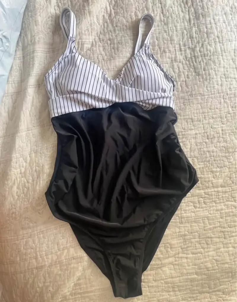 Traje de baño con diseño a rayas SHEIN talla M - 4