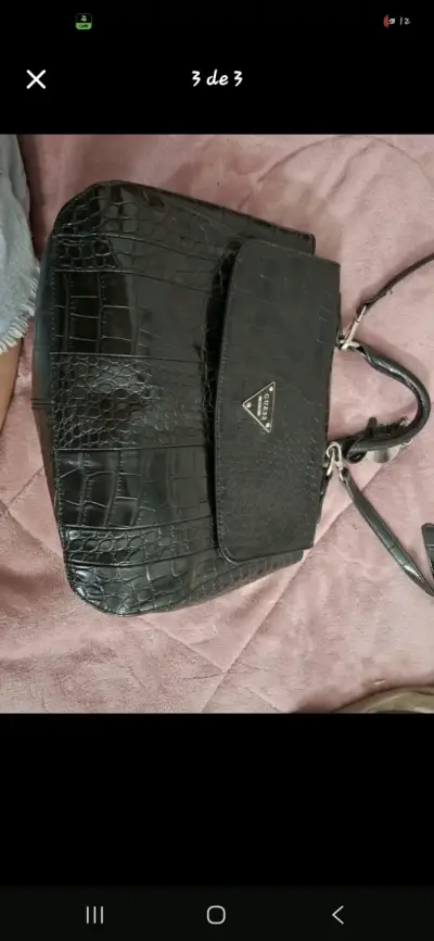 Cartera de cuero negro Guess con diseño de cocodrilo - miniatura 1