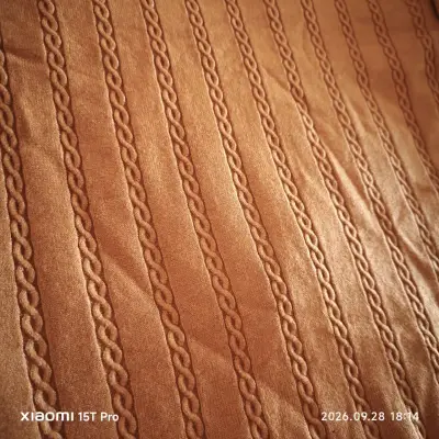 Suéter color camel para hombre - miniatura 2