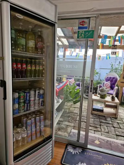 Refrigerador vertical Bozzo R-14 para bebidas - miniatura 1
