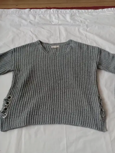 Suéter gris para mujer - miniatura 1