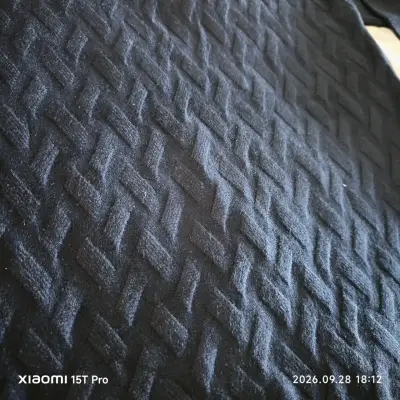 Suéter azul de hombre con diseño tejido - miniatura 2
