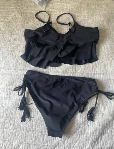 Traje de baño negro con volantes SHEIN talla L - miniatura 6