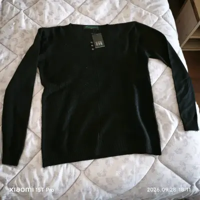 Suéter negro para hombre - miniatura 1