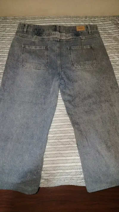 Jeans de mezclilla gris Opposite talla 48 - miniatura 2