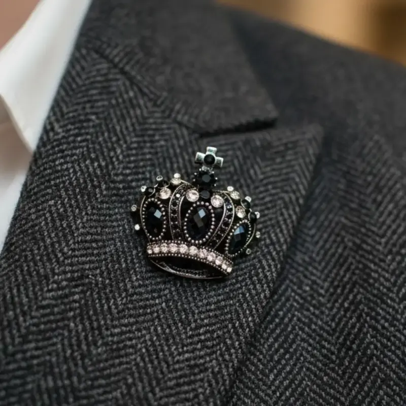 Prendedor Broche Corona con Cristales Negros - 4