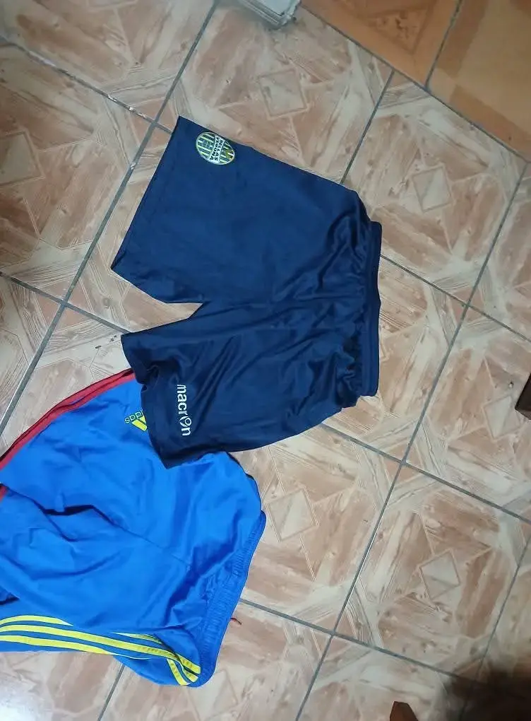 Shorts deportivos Macron y Adidas para hombre - 1