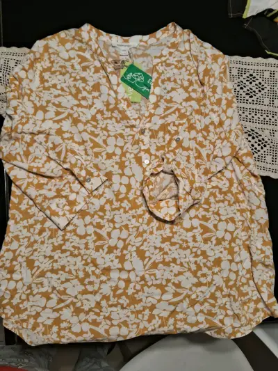 Blusa estampada floral amarilla talla 2XL - miniatura 1