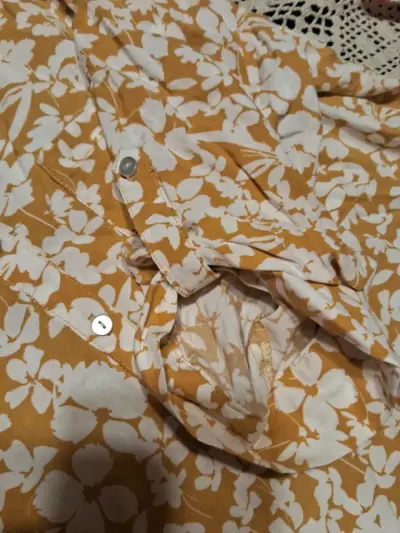 Blusa estampada floral amarilla talla 2XL - miniatura 3