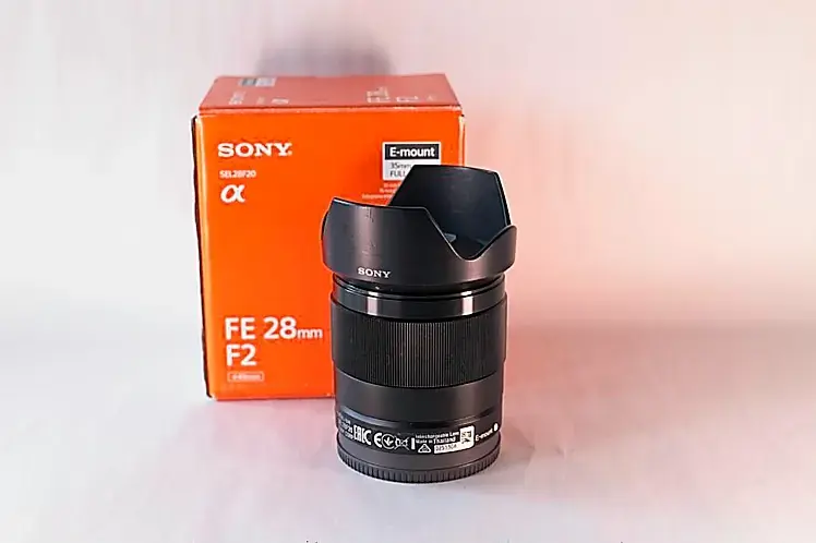 Lente Sony FE 28mm F2 E-Mount para Cámaras