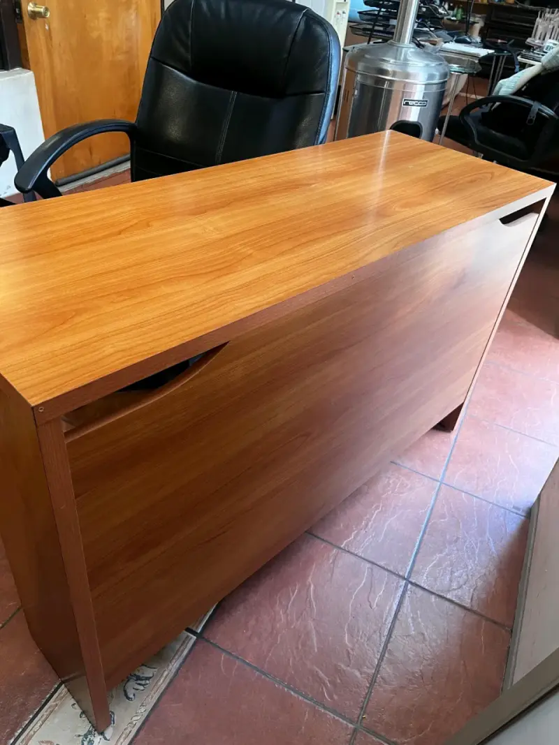 Escritorio de madera con silla giratoria - 5