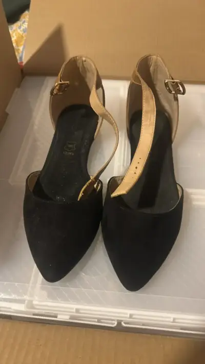 Zapatos de mujer negros con correa beige marquis - miniatura 1