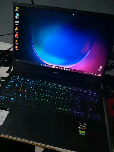 Laptop HP Omen Ryzen 7 4800H 16GB RAM - miniatura 2