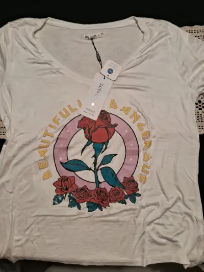 Polera Blanca con Estampado de Rosa OPPOSITE - miniatura 1