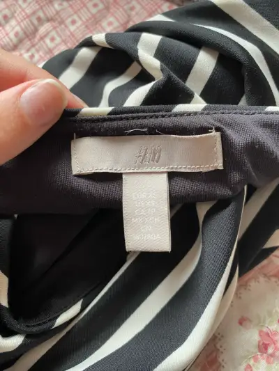 Vestido de rayas blanco y negro H&M - miniatura 2