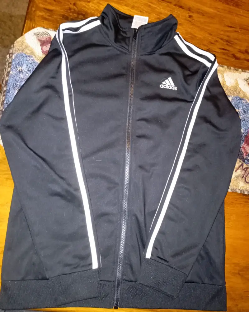 Chaqueta deportiva negra Adidas con rayas blancas - 1