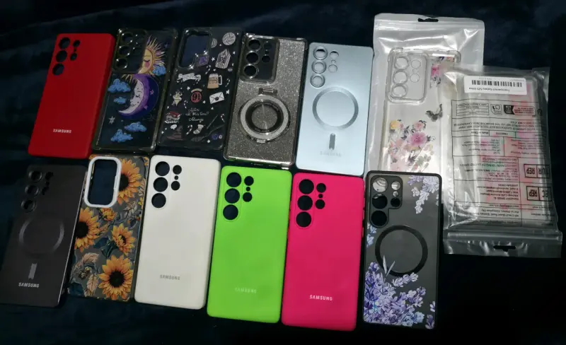Samsung Galaxy S25 Ultra con carcasas variadas - 4