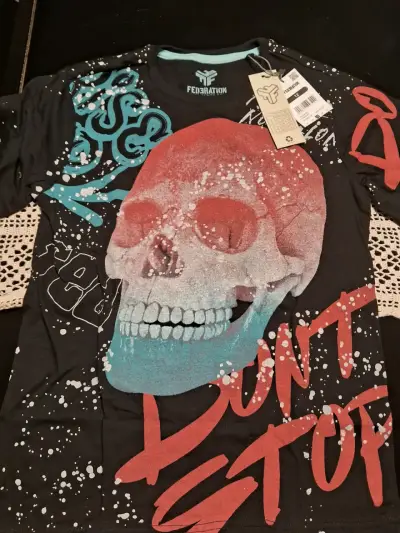 Polera negra con diseño de calavera Federation - miniatura 2