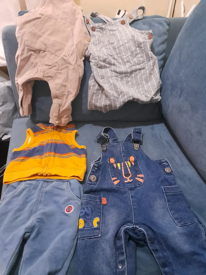 Lote de ropa para bebé con enteritos y calcetines - 2