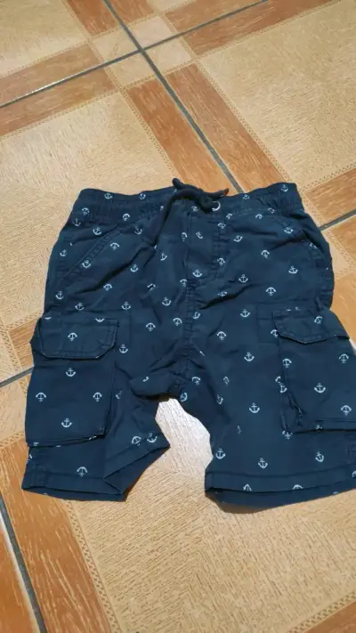 Shorts de niño azul con anclas - miniatura 1