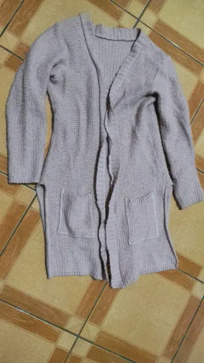 Cardigan largo gris claro con bolsillos - miniatura 1