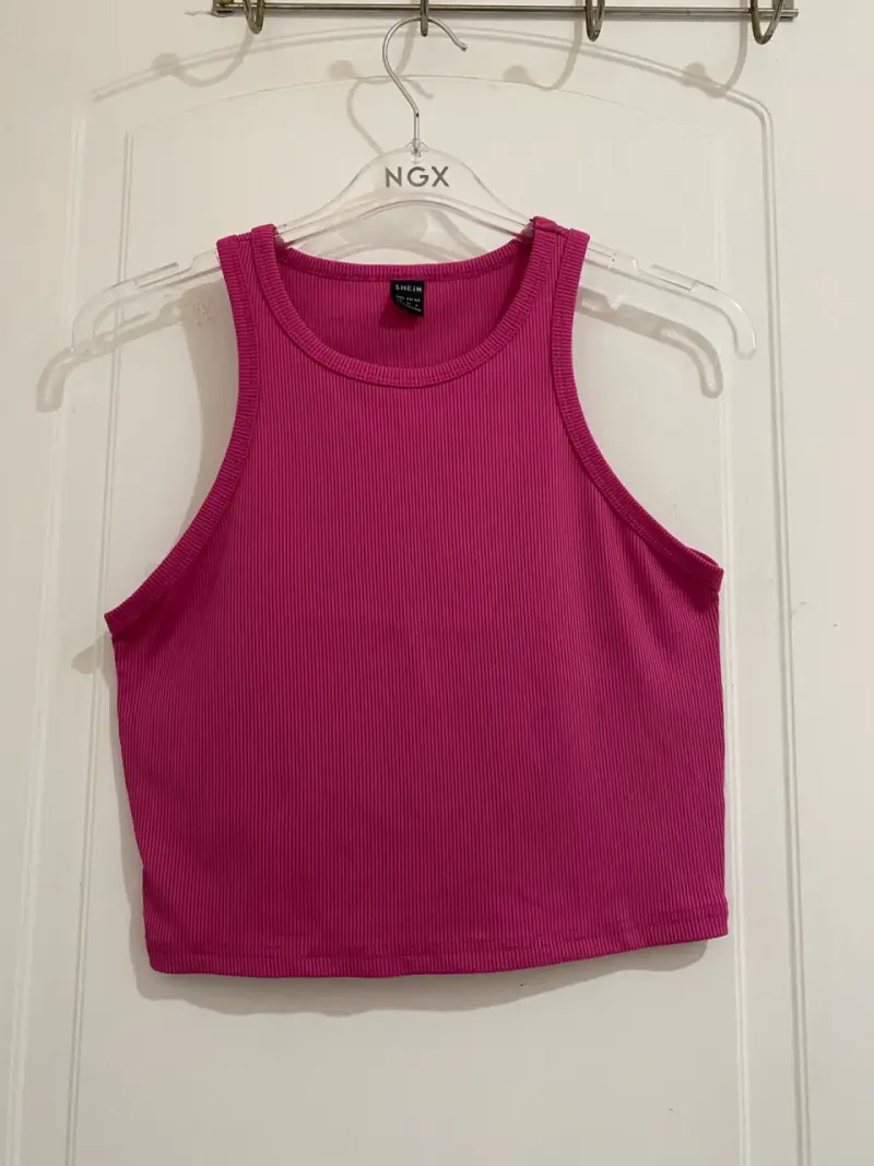 Top sin mangas fucsia Shein talla M - 1