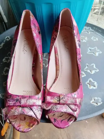 Tacones Rosados con Estampado Floral - miniatura 2
