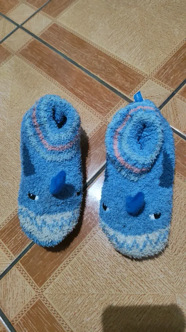 Pantuflas de niño azul con diseño divertido - 2
