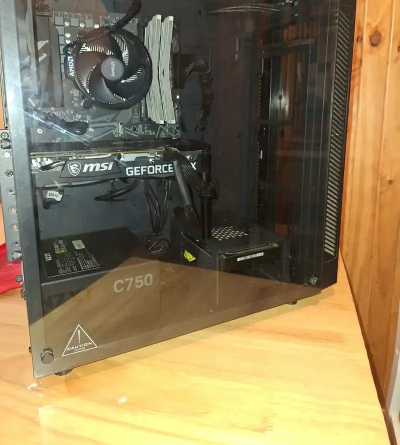 PC Gamer con Tarjeta Gráfica MSI GeForce y Fuente NZXT - 1